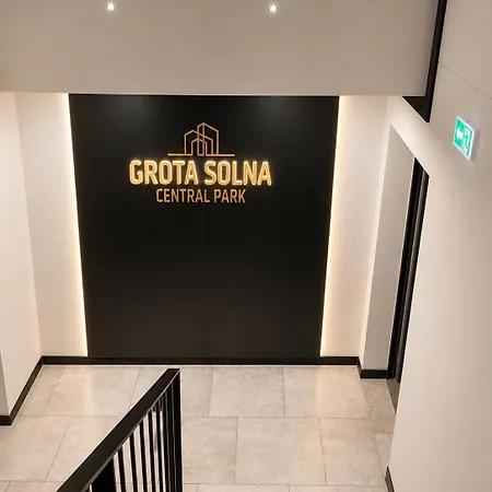 Mieszczanska - Centrum, Parking, Ac, Sauna, Gym & Salt Cave 아파트
